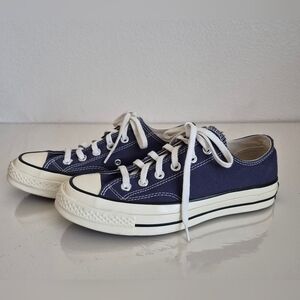 New Converse Chuck Taylor Navy Sneakers (Women's 7.5/ Men's 5.5)